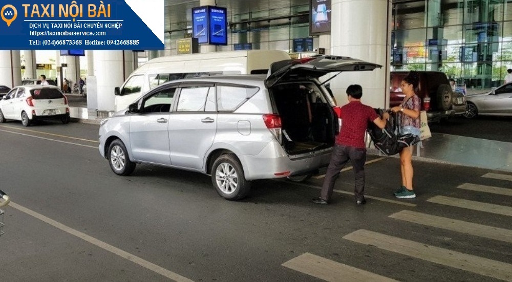 thuê xe đưa đón sân bay nội bài 1