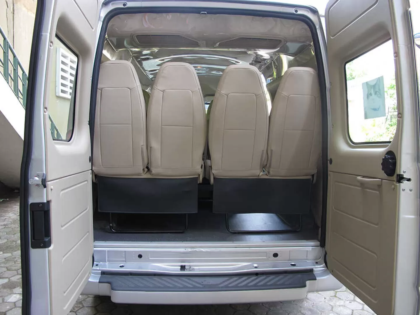Thuê Xe 16 Chỗ Hà Nội Nội Bài