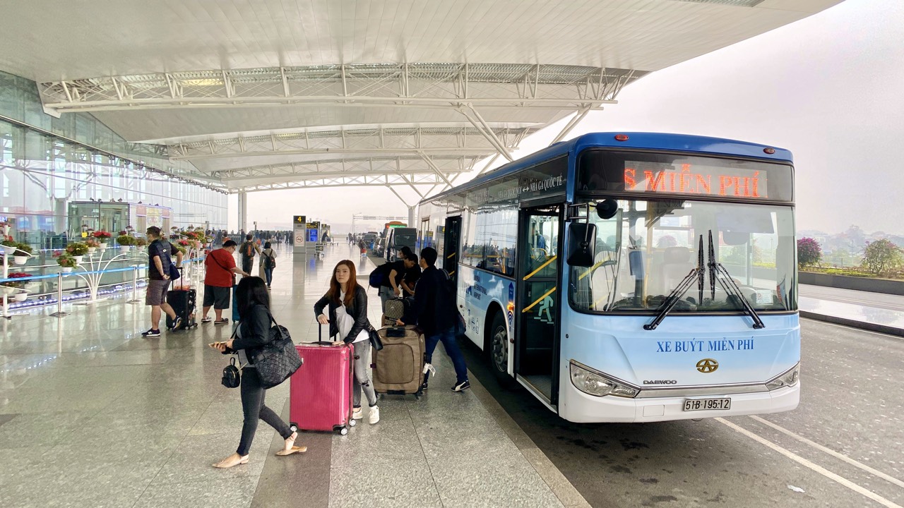 Xe Bus Miễn Phí Trong Sân Bay Nội Bài