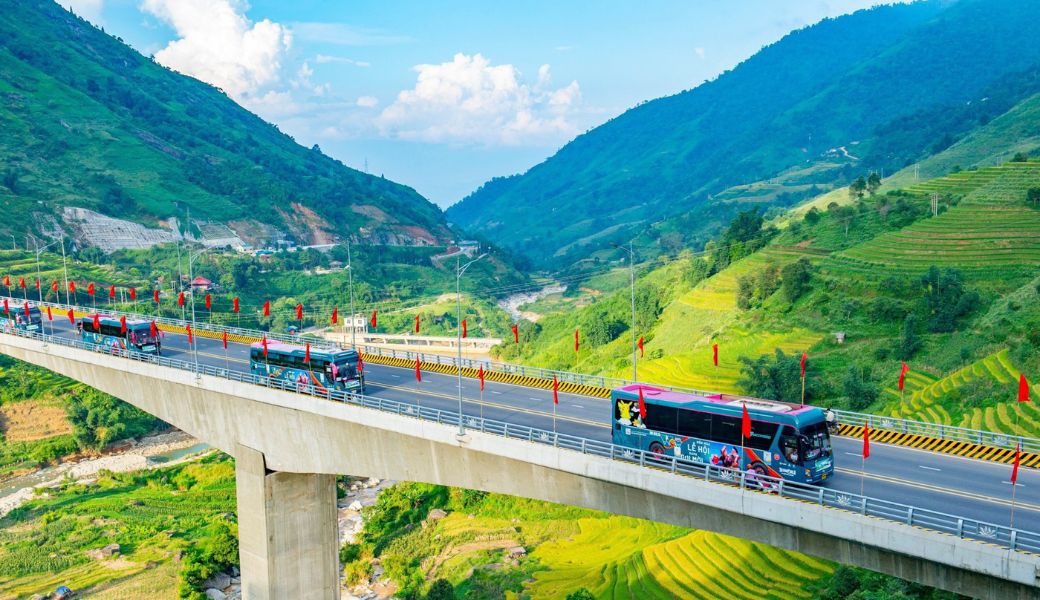 Xe từ sân bay Nội Bài đi Sapa
