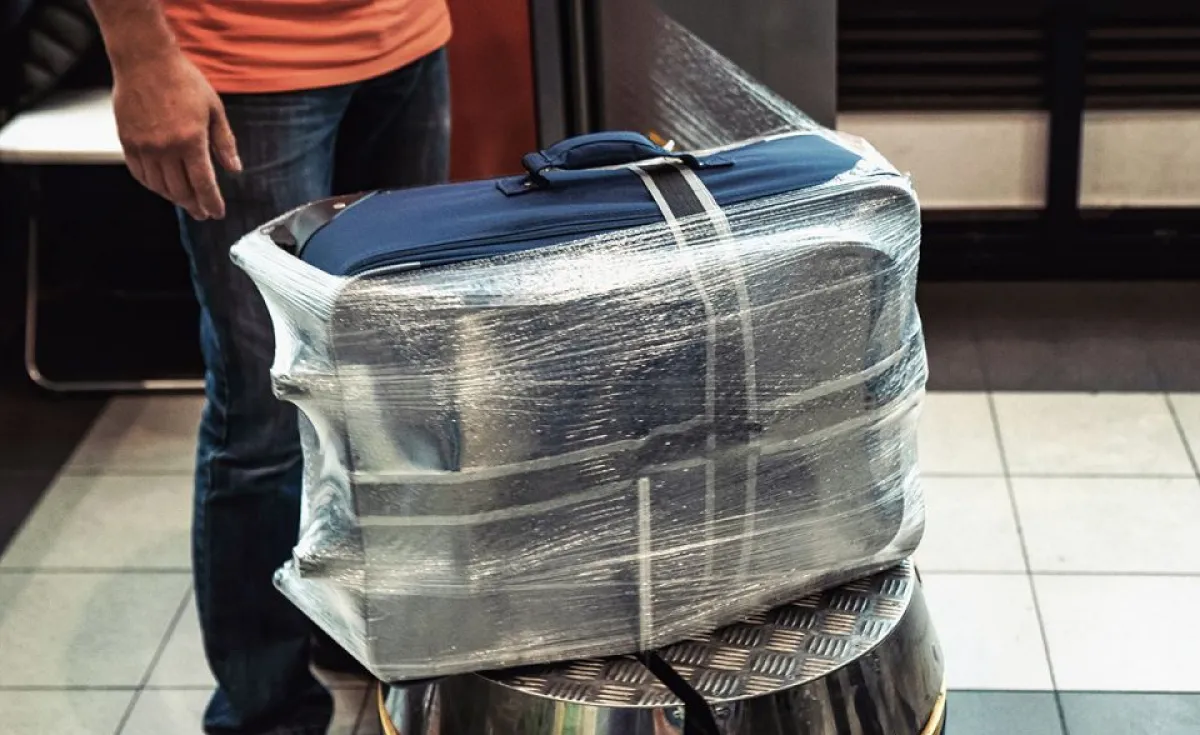 Dịch Vụ Đóng Gói Và Quấn Hành Lý Trong Sân Bay Nội Bài