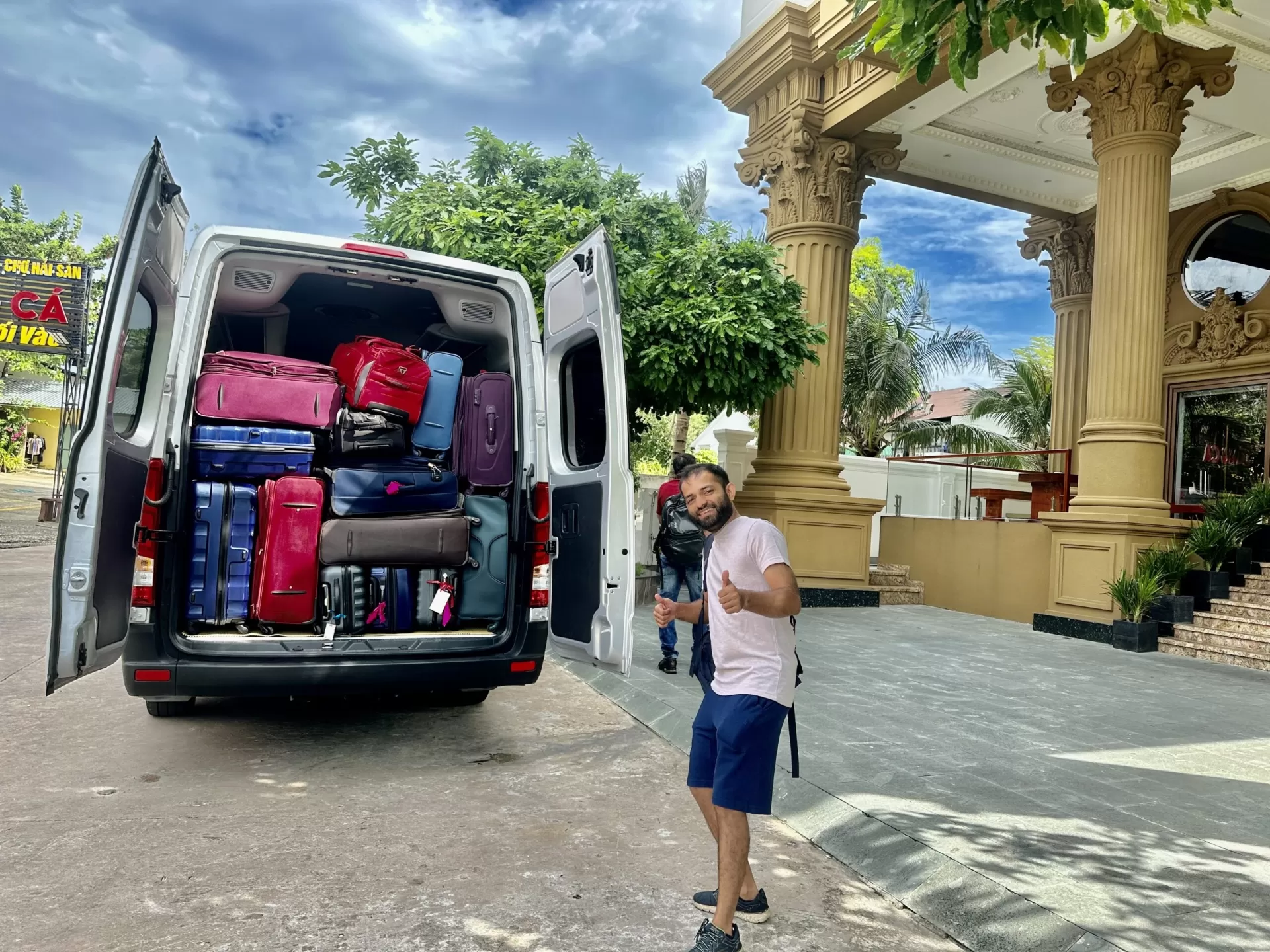 Thuê Xe 16 Chỗ hà Nội đi Sa Pa Giá Rẻ